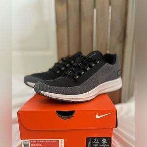 Women’s Nike ZM size 9.5